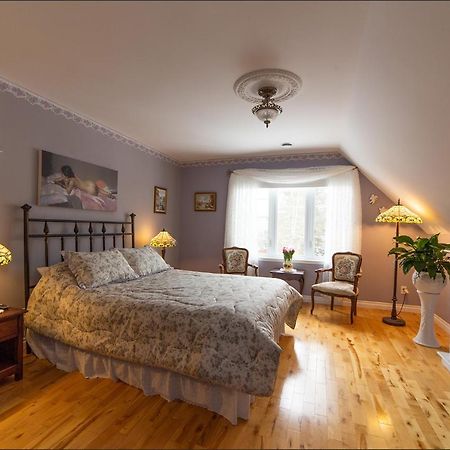 Bed and Breakfast Au Coeur De Saint-Sauveur-des-Monts Exterior foto